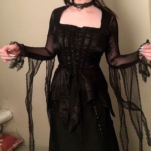 Raven of London spiderweb bodice